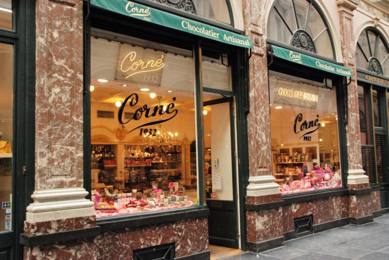 chocolaterie-STE MAXIME-min_chocolate_chocolaterie_shop_luxury_chic_gallery_brussels_belgium-558146